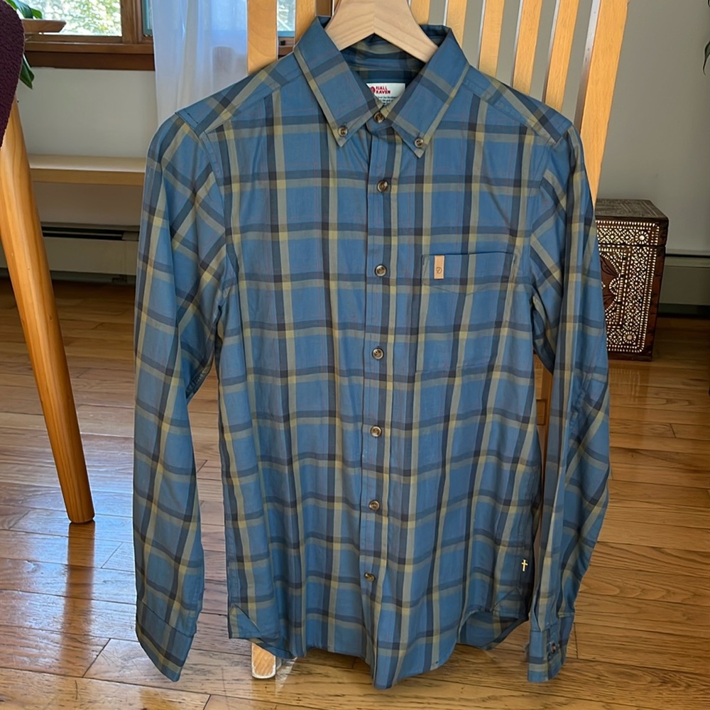 Fjall Raven plaid button up. Size Men’s XS Regular Fit